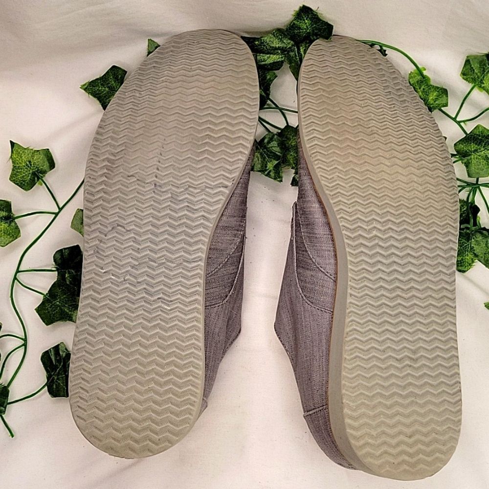 Toms. Gray Canvas. Lace Up Loafers. Size 13. - Picture 7 of 10